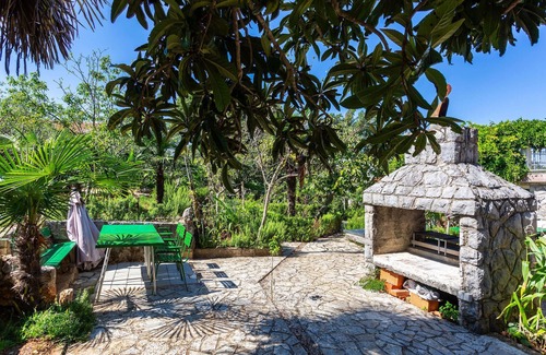 Gabonjin Apartment | Discover a Cozy Apartment with Pool in Central Krk