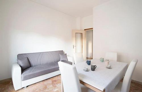 Old Town Apartment | Elegant Apartment in the Heart of Mantova with Kitchen