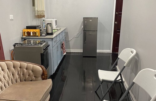 Georgetown Apartment | Prime Location Near Regent St & Botanical Gardens