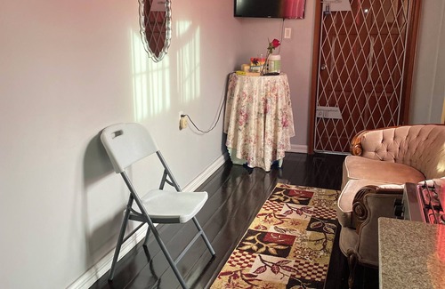 Georgetown Apartment | Prime Location Near Regent St & Botanical Gardens
