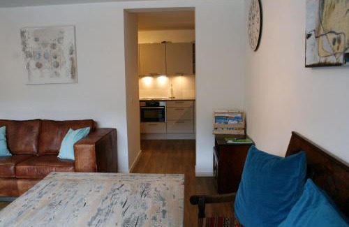 Winterberg Apartment | Relax at In der Büre: Family-Friendly with a Pool