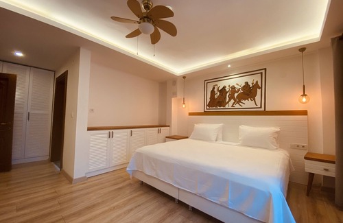 Selcuk Hotel | Discover Ephesus Otel: Art, Breakfast & Family-Friendly Fun