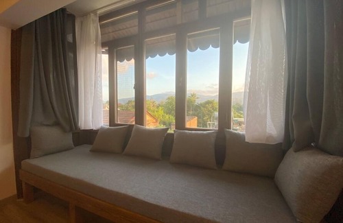 Selcuk Hotel | Discover Ephesus Otel: Art, Breakfast & Family-Friendly Fun