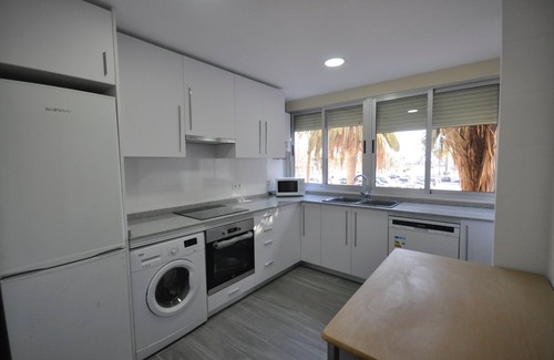 El Cabanyal Apartment | Beachfront Bliss with Free WIFI and Ocean View Rooms