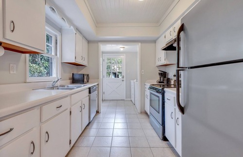 Hinesville House | Ideal Stay in Hinesville near Fort Stewart Main Gate