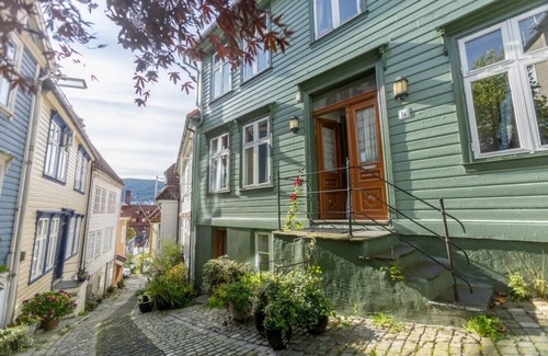 Bergen City Centre Condo | In historical cobblestone street - walk to centrum