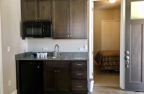 Arvada Apartment | Exceptional In-Law Suite with Ocean View and Spa Access