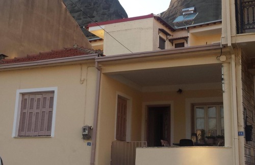 Kalambaka House | Discover Meteora: Vintage Traditional House with Breakfast