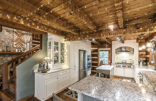 Goodlettsville House | Idyllic Mountain Retreat with Pool & Family-Friendly Amenities