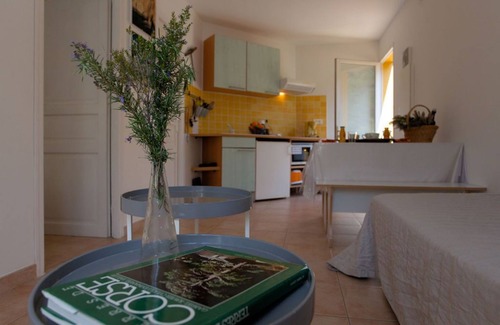 Olmeta di Capocorso Apartment | Mountain-Facing Apartment with River Access and Pet-Friendly