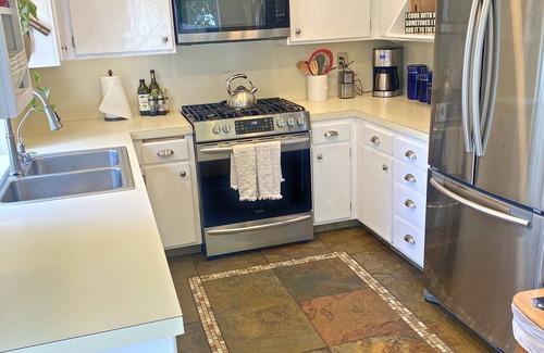 San Luis Obispo House | Quiet Retreat with EV Charger & Pool - Guest Rated 9.8