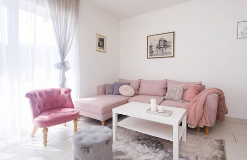 Srijane House | In Srijane in the Dalmatian hinterland is located this semi-detached house, which is spread over two