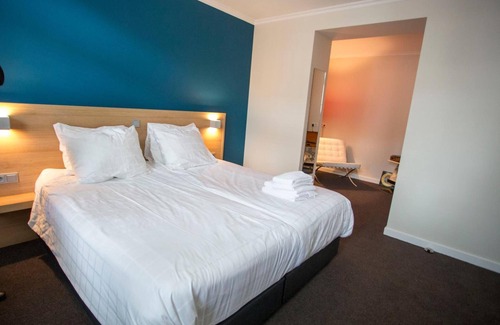 Zuidhorn Hotel | Discover In 't Holt 1654: Guest Rated 9.2 with Family Amenities
