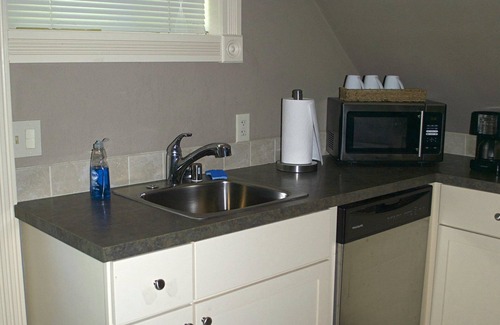 Fayetteville Apartment | Prime Location with Pool, Spa & Breakfast Included!