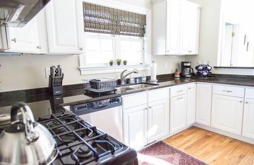 Afton House | Explore Nelson County's Wine Region Near UVA with Amenities