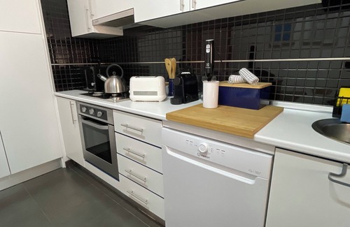 Olhao Apartment | In the centre of Olhão, Parking, Pool, BBQ, A/C, 3 min walk from the Pier