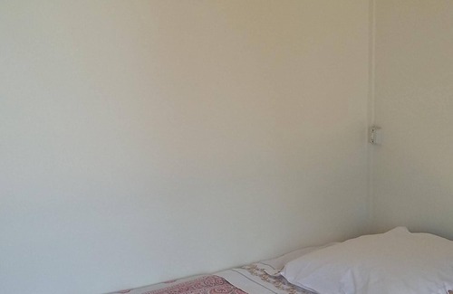 Neuilly-sur-Seine Hotel | Relax in Tranquil Green Spaces - Guest Rated 10/10