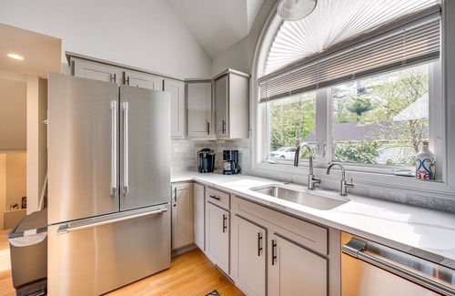 Thornton House | Inviting Retreat in the Estates with Scenic Views & Pool