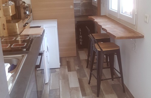 Ensues-la-Redonne Apartment | Discover the Beauty of Calanque de Figuières