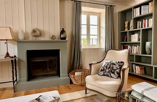 Ars-en-Re Villa | Discover Casa Familia: A Relaxing Retreat in Ars-en-Ré
