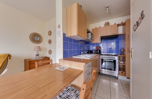 Auray Apartment | Discover Auray: Ideal Duo Break with Family-Friendly Amenities