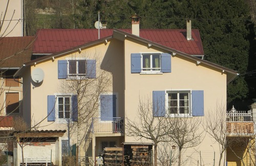 Chaley House | Family-Friendly Retreat in Bugey with Kitchen & Breakfast