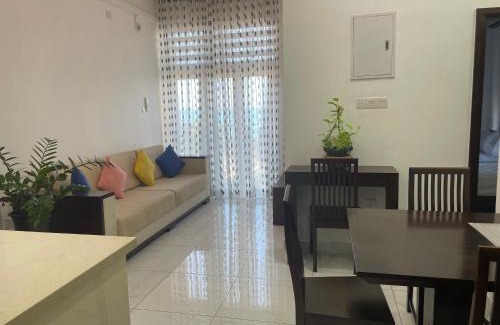 Kollupitiya Apartment | Central Colombo 2-Bedroom Apartment with Pool & Breakfast