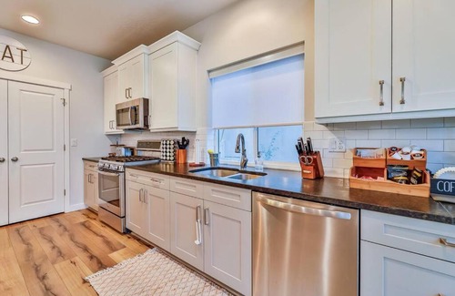 Herriman House | Central Herriman Home with Pet-Friendly Amenities!