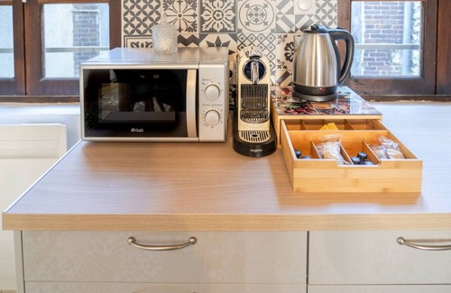 Joigny Apartment | Explore Joiny: Family-Friendly Stay with Breakfast Included