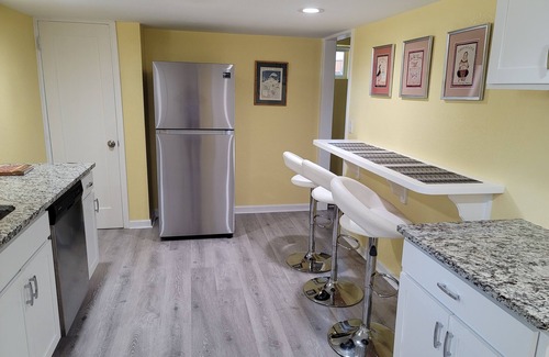 Kiteley House | Prime Location in Longmont ~ Kitchen Included & Guest Rated 9.8