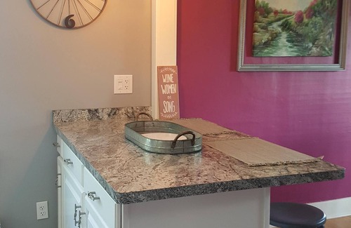 Cambria House | Explore Niagara Wine Trail: Family-Friendly Comfort Awaits