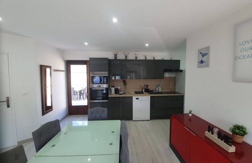 Audrieu House | Relaxing Retreat in Normandy with Hot Tub, Near the Sea
