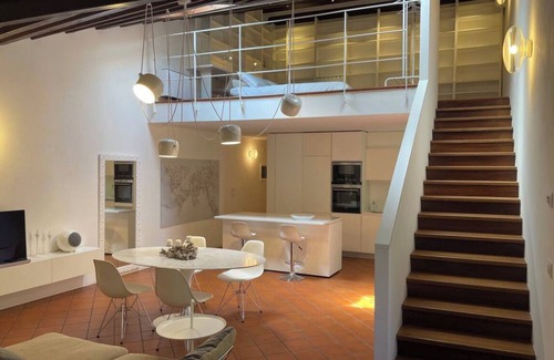 Historic Centre Apartment | Prime Location in Padua with Breakfast & Kitchen Amenities