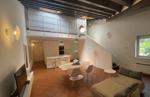 Historic Centre Apartment | Prime Location in Padua with Breakfast & Kitchen Amenities
