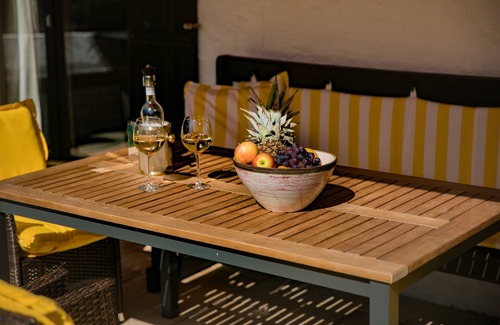 Rottach Apartment | Tranquil Retreat in Rottach-Egern with Ocean Views