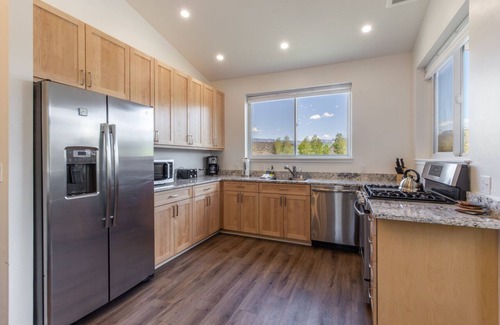 Ridgway House | Discover Ridgway: Scenic Views & Pet-Friendly Comfort