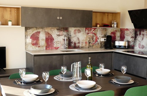 Audenge Apartment | Modern Apartment with Terrace in Bassin d'Arcachon