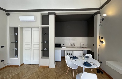 Old Town Apartment | Central Modena Studio Apartment with Duomo & Ghirlandina Views