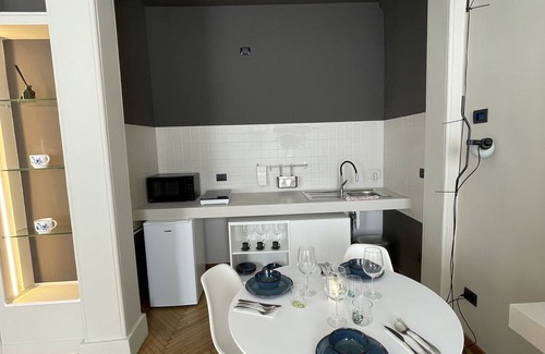 Old Town Apartment | Central Modena Studio Apartment with Duomo & Ghirlandina Views