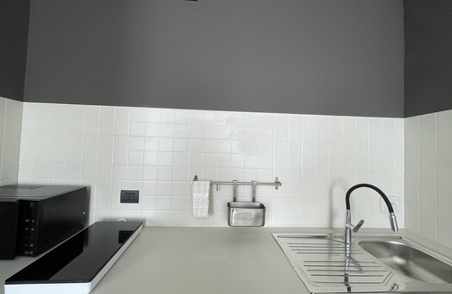 Old Town Apartment | Central Modena Studio Apartment with Duomo & Ghirlandina Views