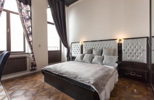 Petrovskoye Apartment | Ideal Stay in the Heart of the City - Guest Rated 9.7