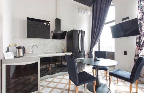 Petrovskoye Apartment | Ideal Stay in the Heart of the City - Guest Rated 9.7
