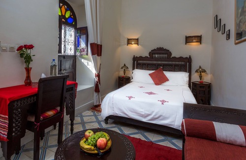 Medina Hotel | Discover the Medina of Marrakech with Pool and Breakfast