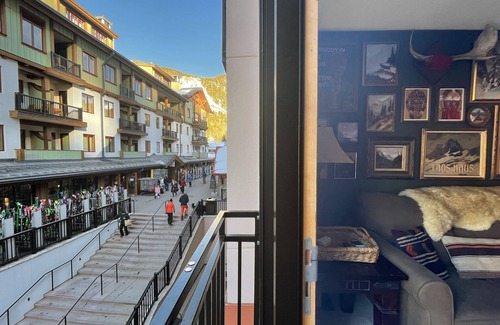 Taos Ski Valley Condo | Prime Location in Taos Ski Valley with Pool and Breakfast