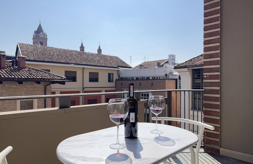 Langhe and Roero House | In the Historic Centre, with a View of the Towers