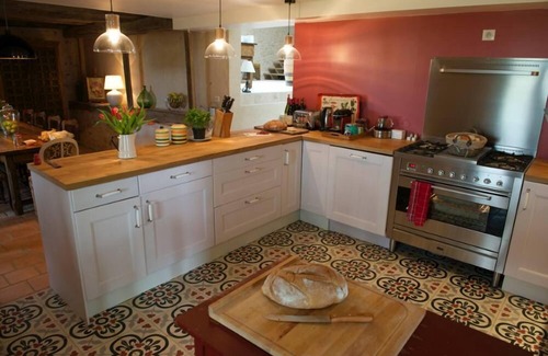 Manzac-sur-Vern House | Serene Retreat Amid Nature with Pool and Pet-Friendly Perks