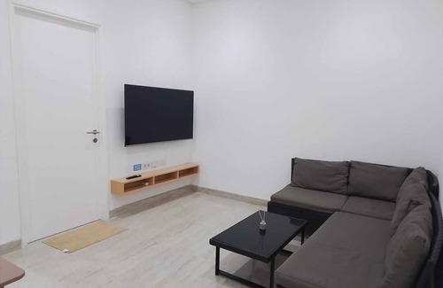 Medan Apartment | Discover Downtown Medan: Family-Friendly with Pool & Breakfast