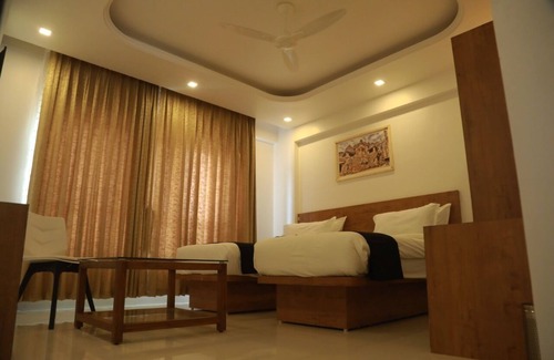 Aurangabad House | Stay Near Ajanta and Ellora: Perfect for Families & Pets