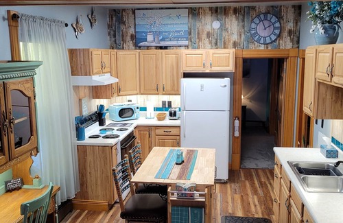 Deadwood Apartment | Explore Deadwood at The Jordan's: Newly Remodeled Retreat!