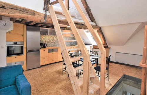 Dieppe Apartment | In the old town of Dieppe, a few 100 m from the sandy beach, you will find this beautiful, bright du